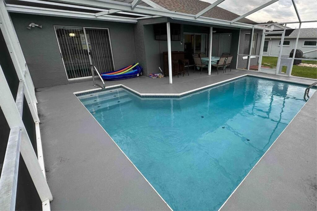 Manatee Oasis Weeki Wachee Family Fun Pool Home Spring Hill Exterior foto