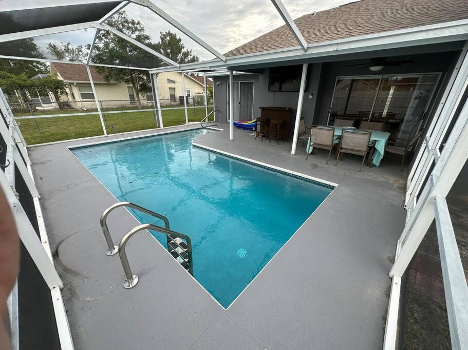 Manatee Oasis Weeki Wachee Family Fun Pool Home Spring Hill Exterior foto
